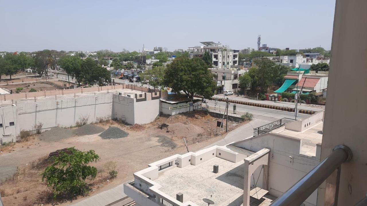 Hotel Hariram Tower Wardha Extérieur photo